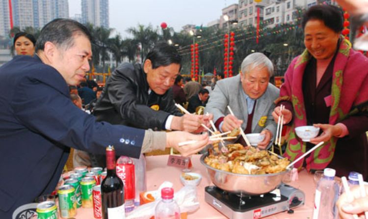 趣边头尾食品